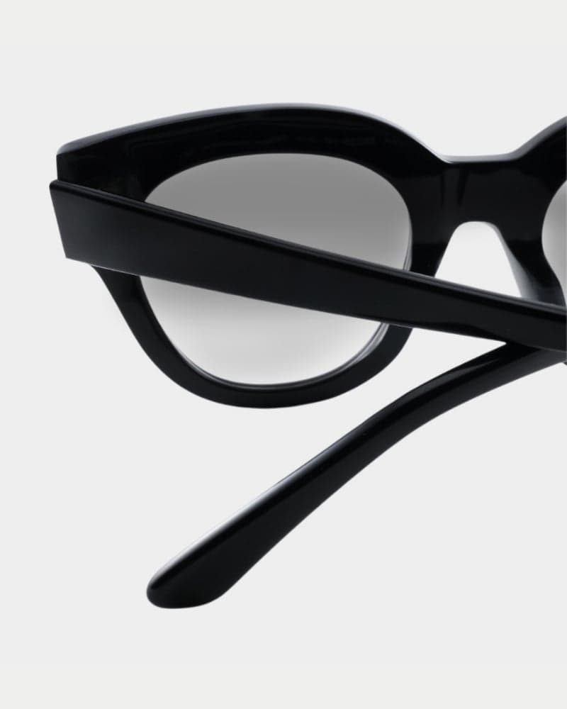 Carla Black Tinted Readers