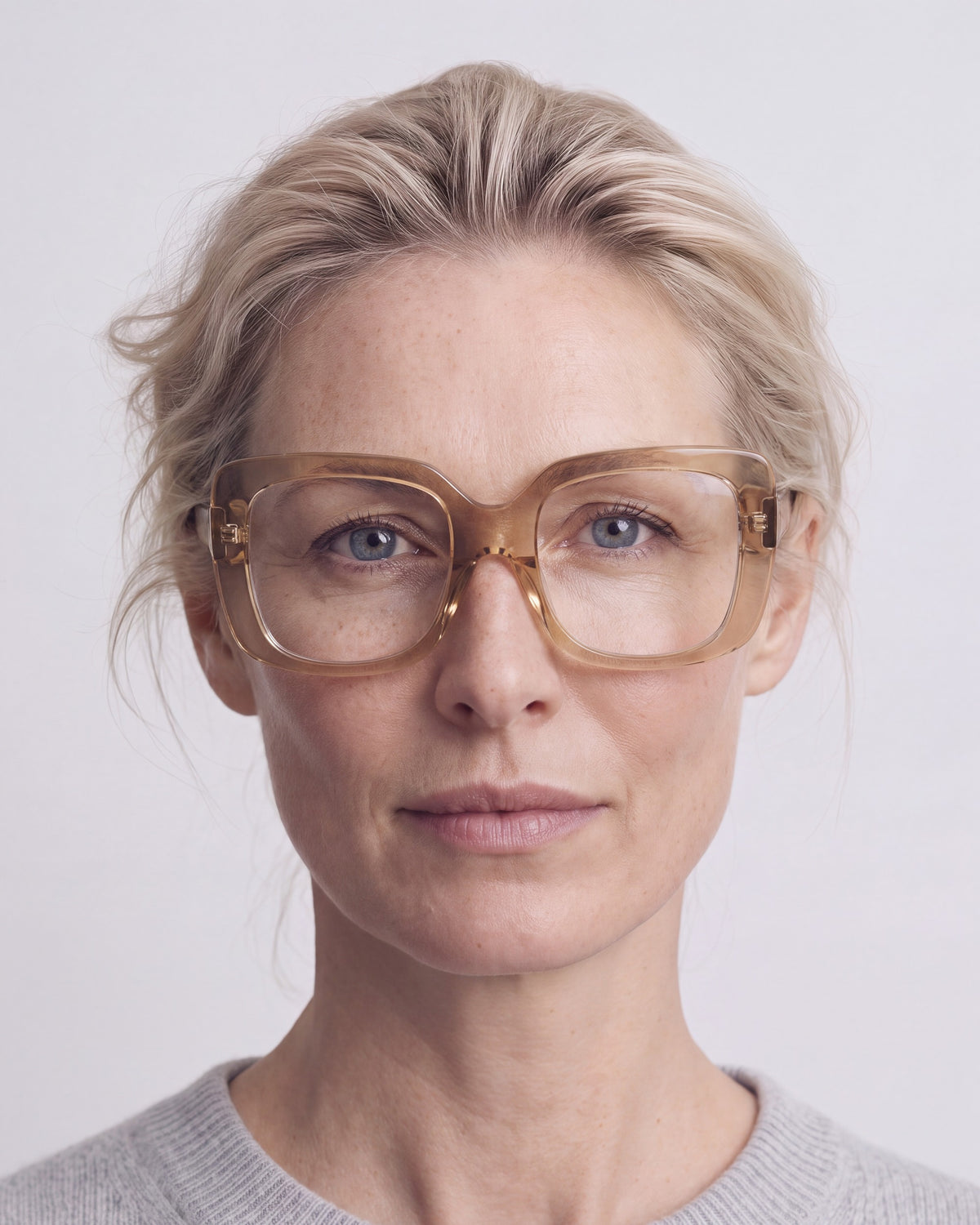 Mio Caramel Readers, worn