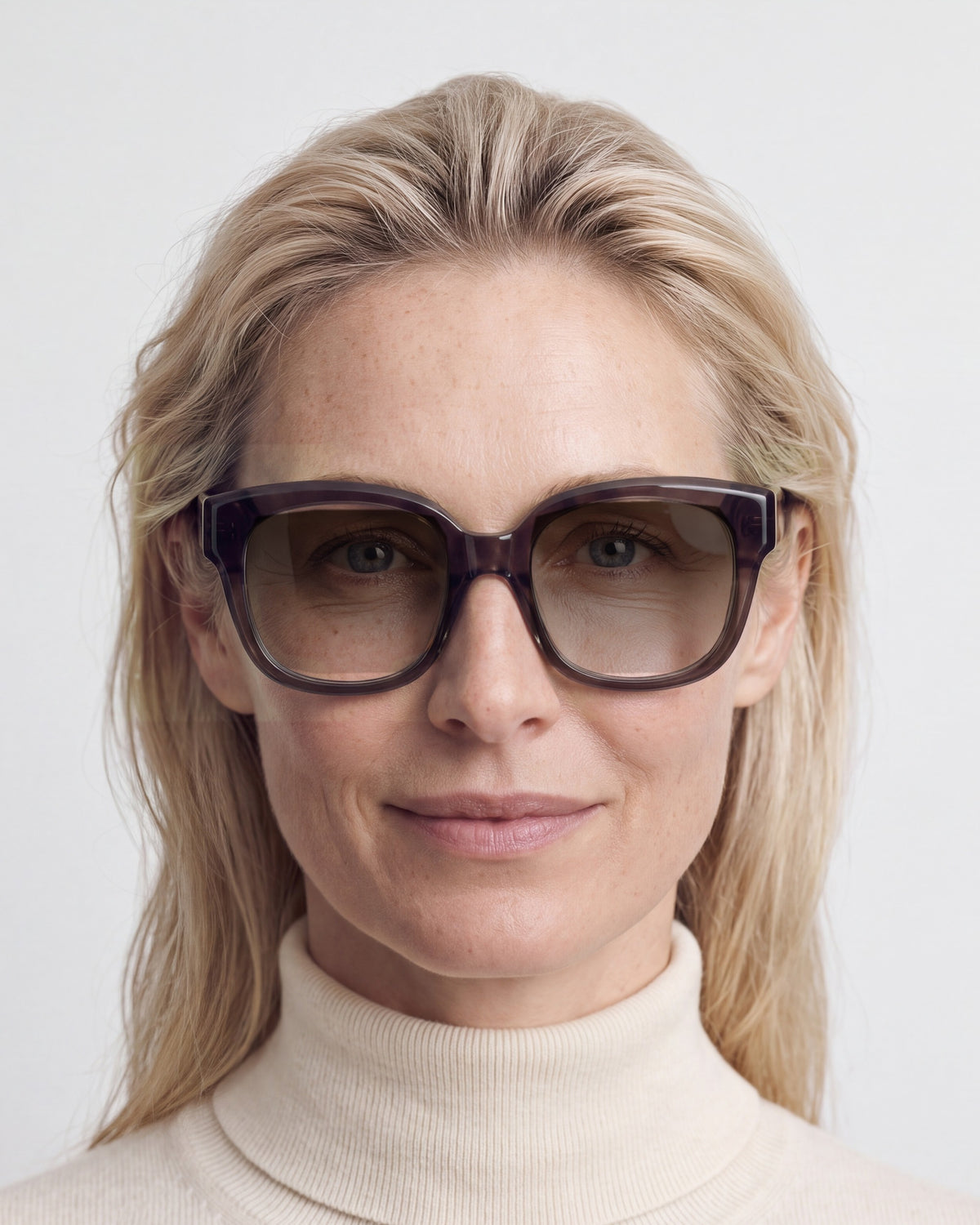 Chloe in dark brown, worn, sun lenses