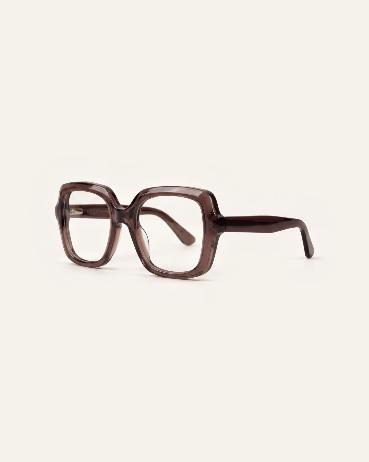 Elara in dark brown, three-quarter view