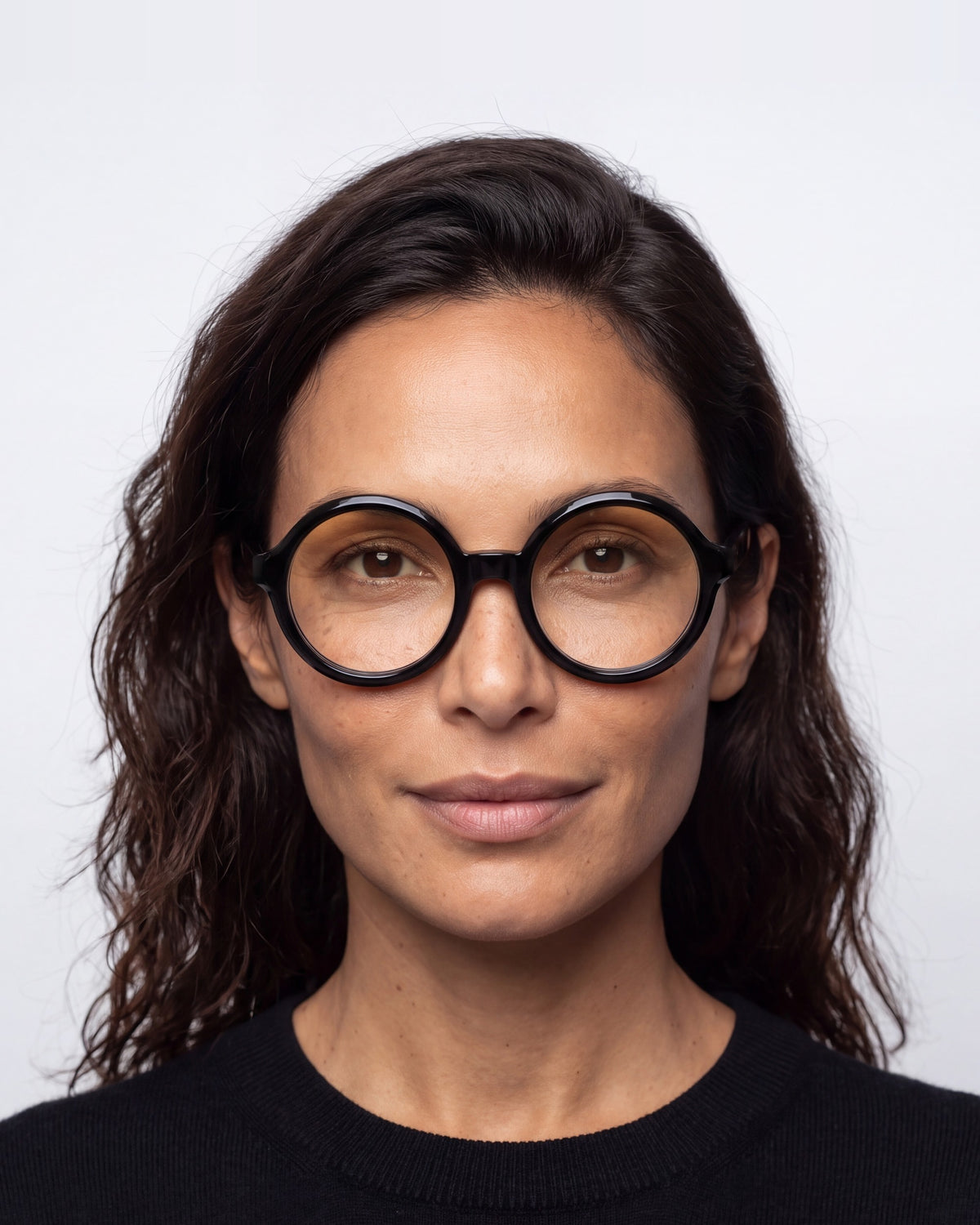 Rakel in black, worn, Dawn lenses