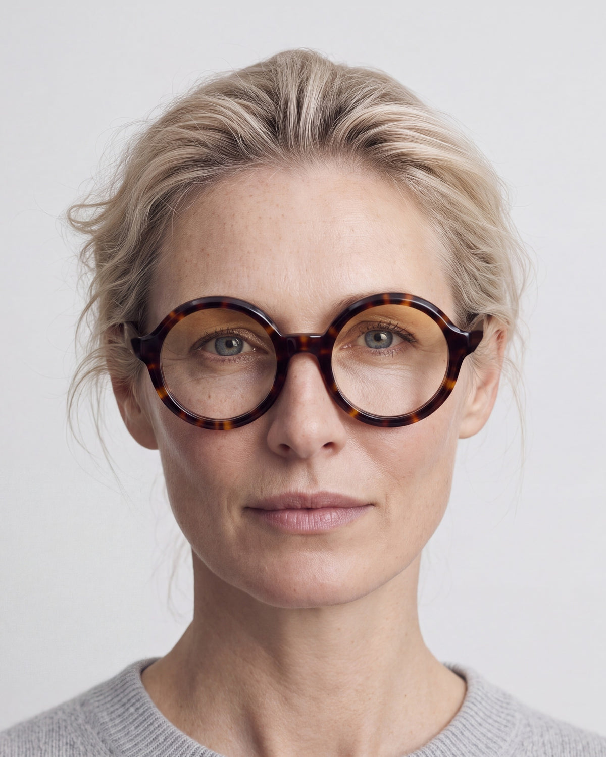 Rakel in tortoiseshell, worn, Dawn lenses