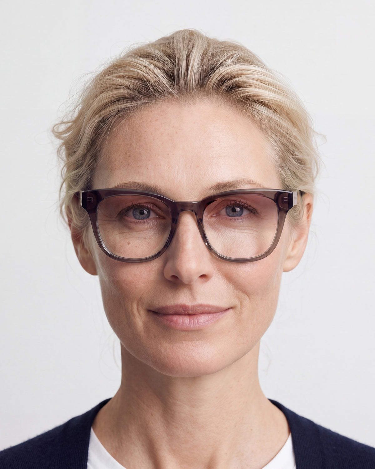 Zoey in dark brown, worn, Heather lenses