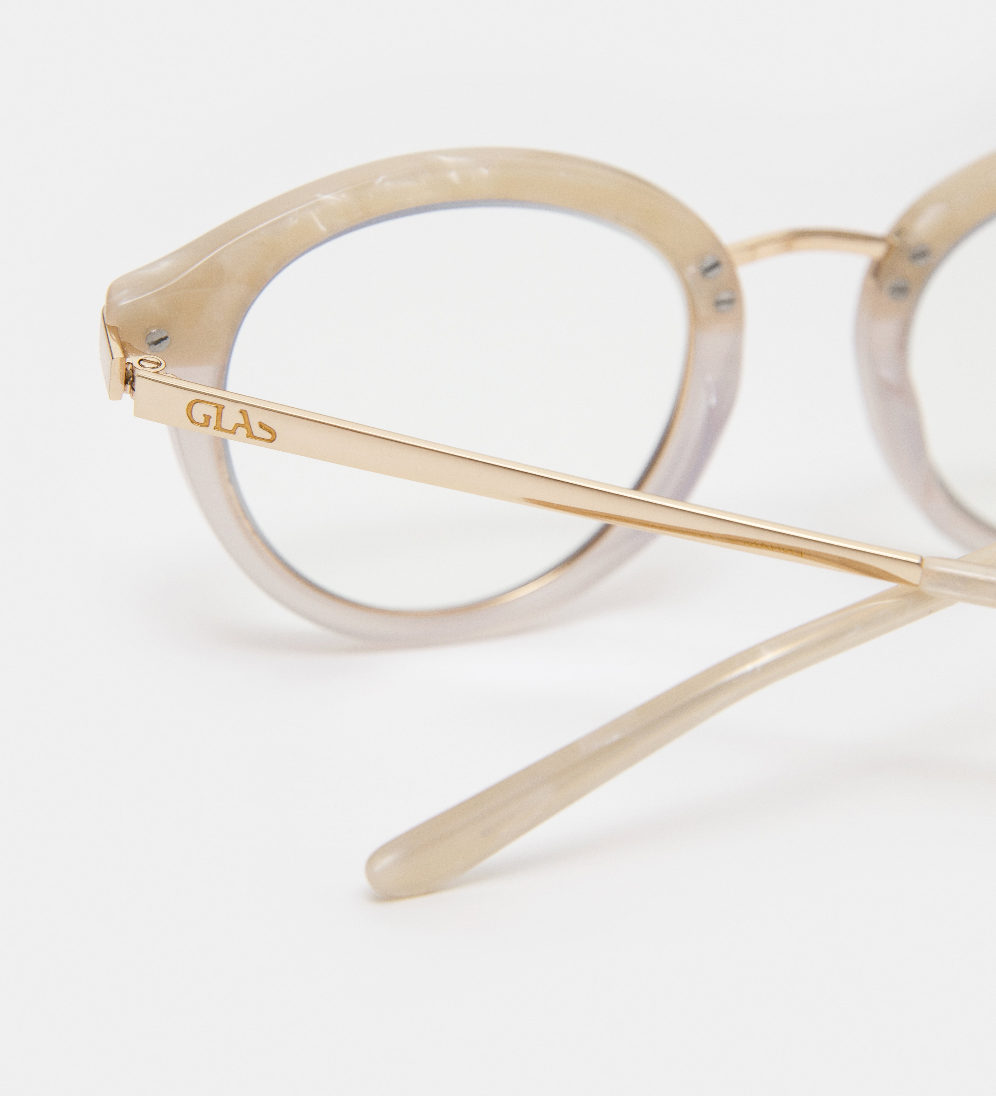 Mira Almond Blue Light