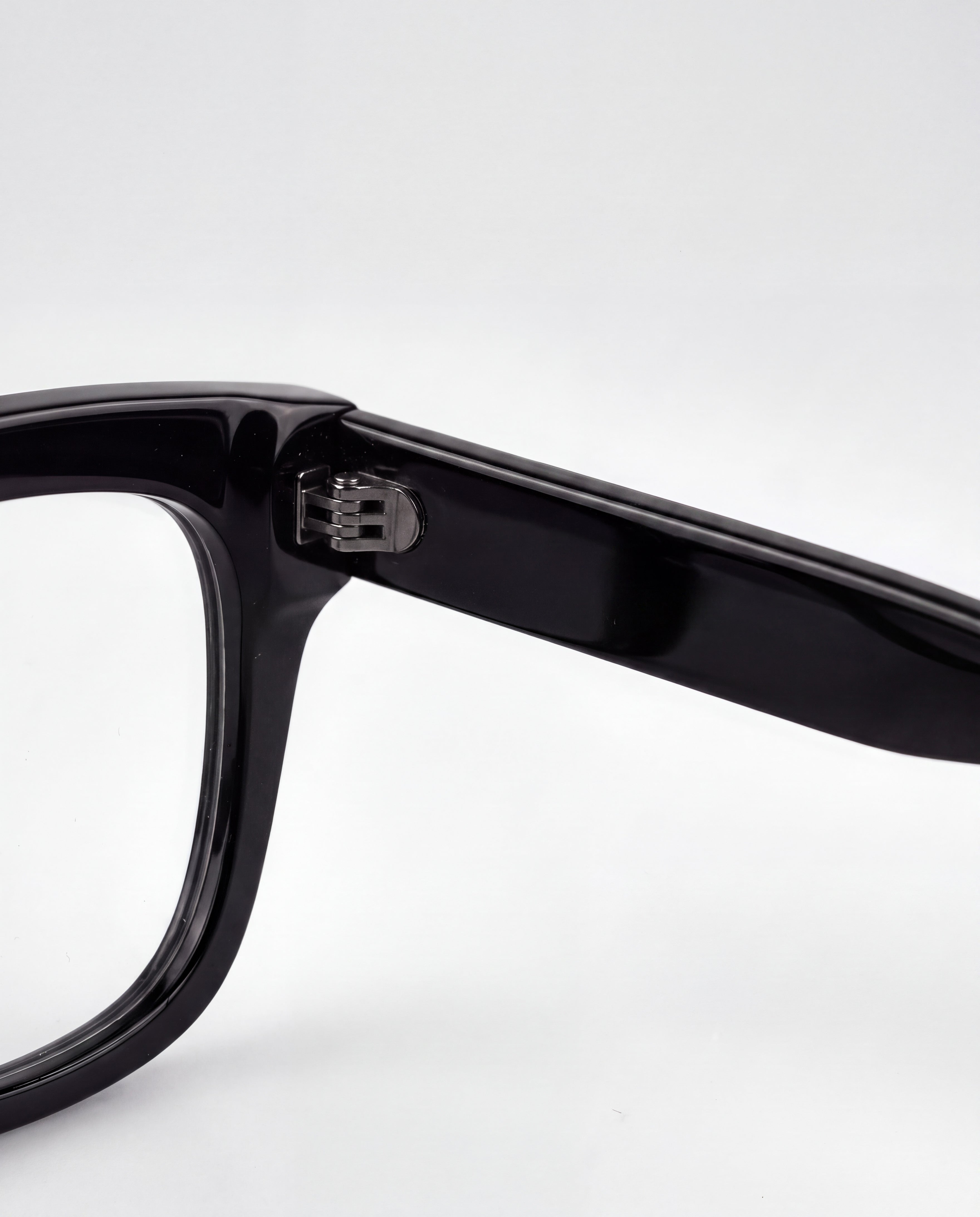 GLAS Dahlia Black Blue Light – detail